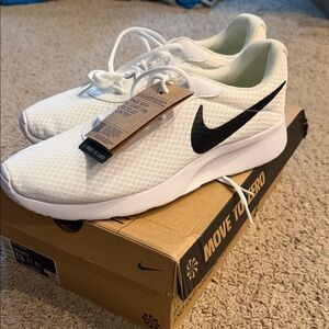 Nike Men's White and Black Sneakers